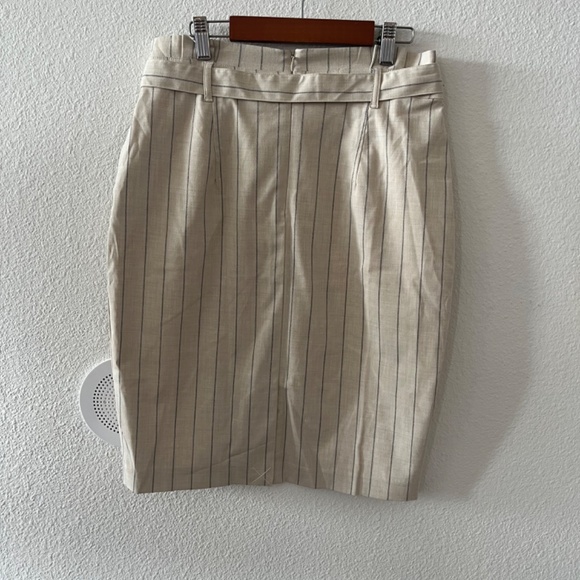 Banana Republic Factory Tan Pencil Skirt - Picture 3 of 4